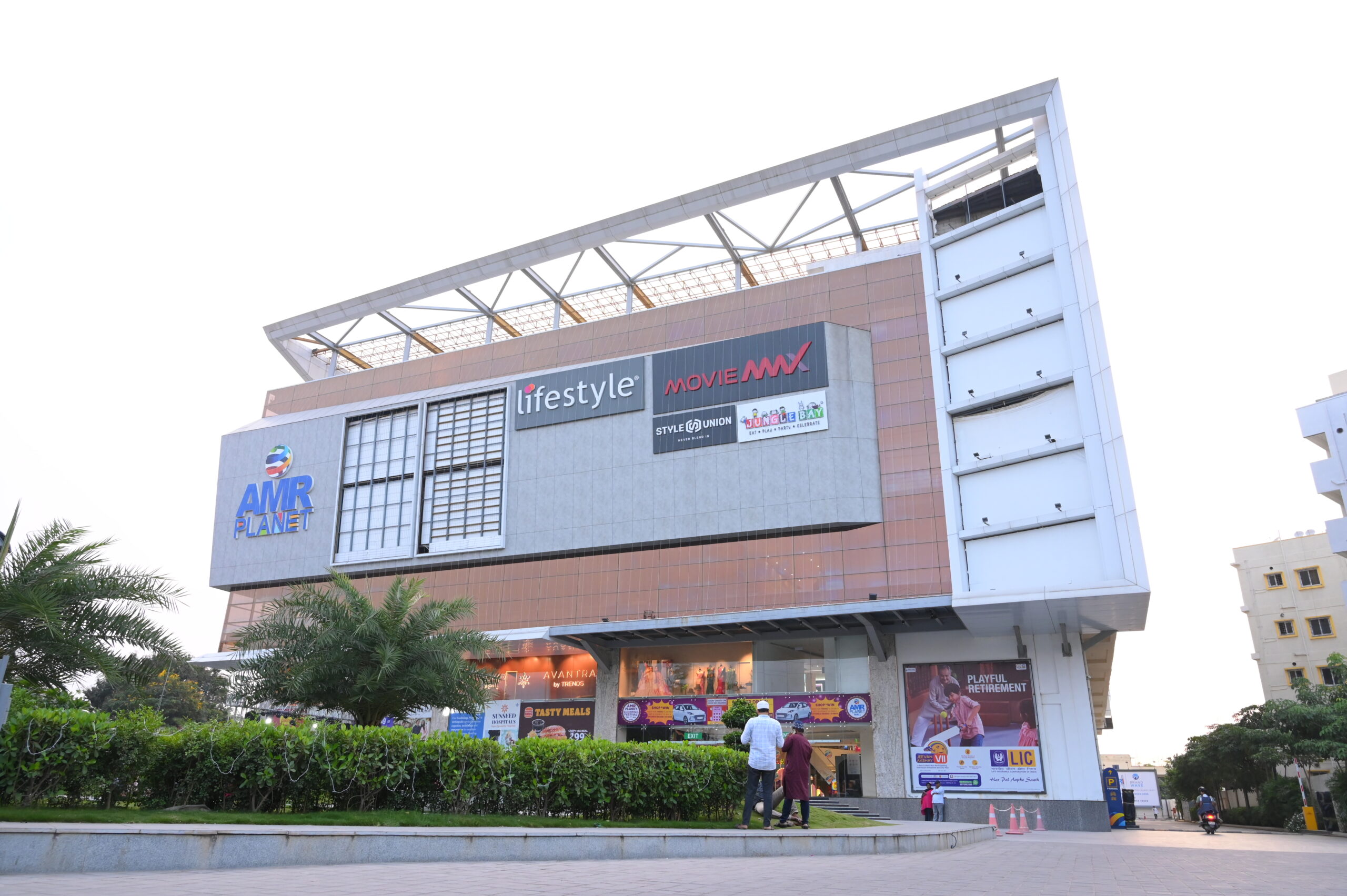 AMR-Planet-Mall-scaled-1